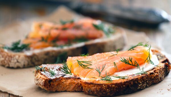 Crostini al salmone y baccalà affumicato