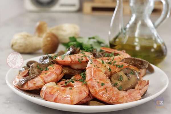Gamberoni e funghi all´aglio